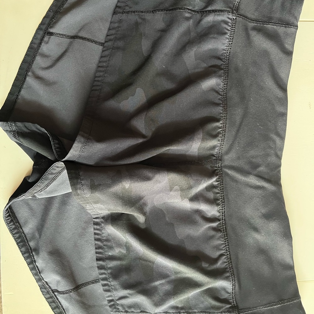 Camo Speed Up Low-Rise Lined Short 2.5"